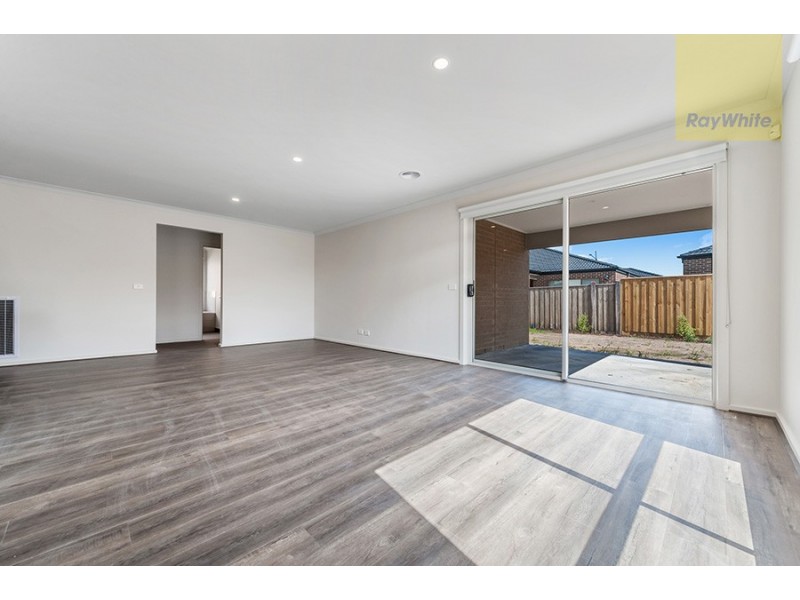 4 Highfield Drive, Mickleham VIC 3064
