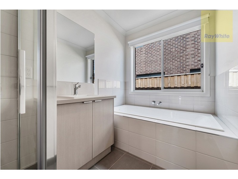 4 Highfield Drive, Mickleham VIC 3064