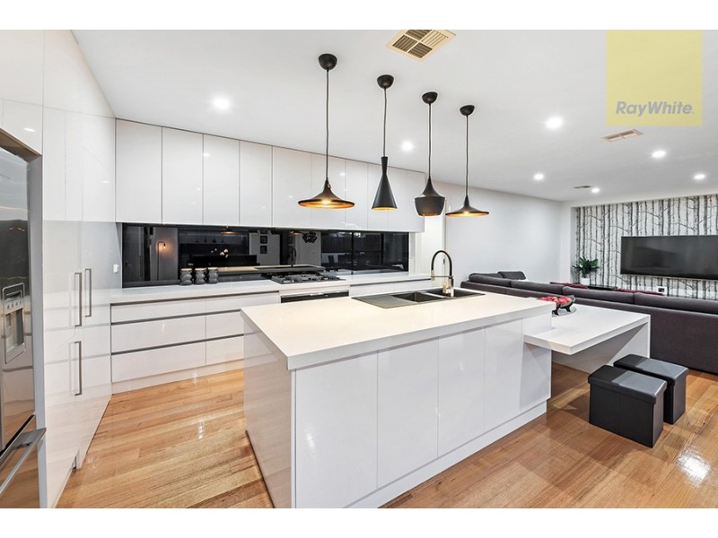 37 Escapade Boulevard, Craigieburn VIC 3064