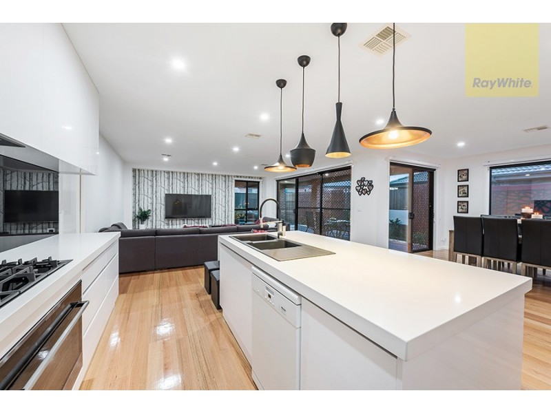 37 Escapade Boulevard, Craigieburn VIC 3064
