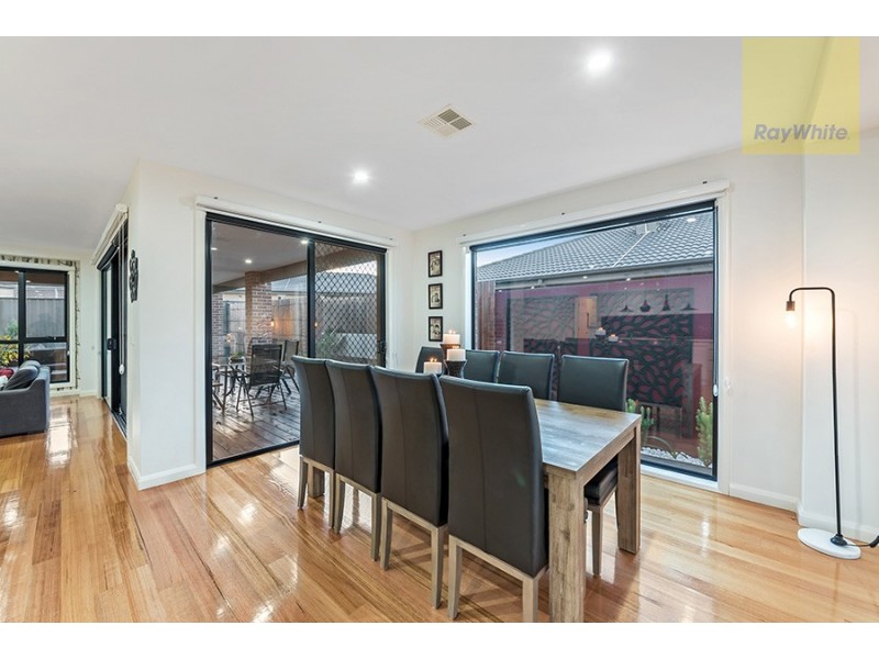 37 Escapade Boulevard, Craigieburn VIC 3064
