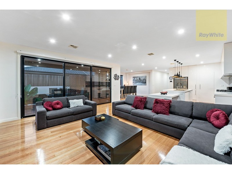 37 Escapade Boulevard, Craigieburn VIC 3064