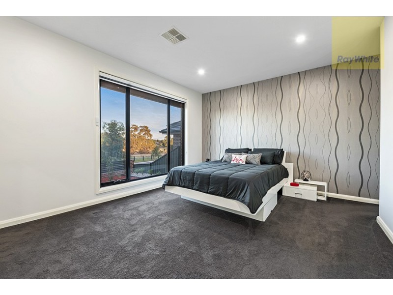 37 Escapade Boulevard, Craigieburn VIC 3064