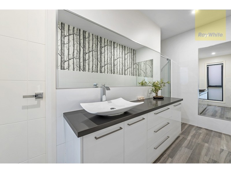 37 Escapade Boulevard, Craigieburn VIC 3064