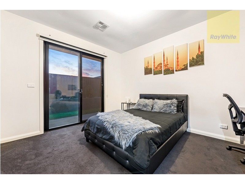 37 Escapade Boulevard, Craigieburn VIC 3064