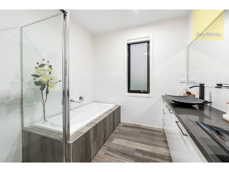 37 Escapade Boulevard, Craigieburn VIC 3064