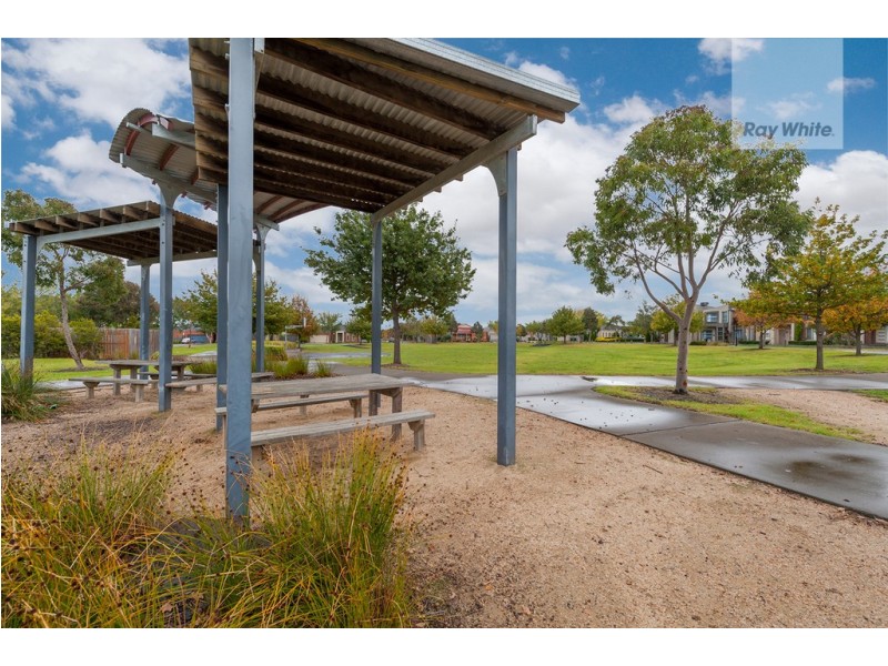 35 Bellfield Drive, Craigieburn VIC 3064