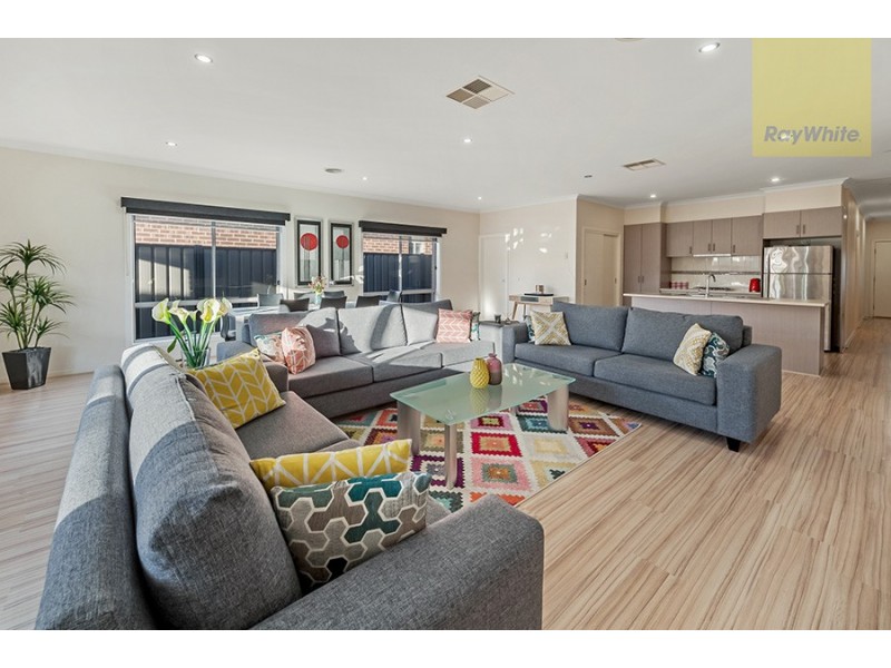 17 Dempster Drive, Craigieburn VIC 3064