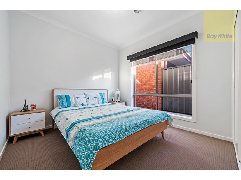 17 Dempster Drive, Craigieburn VIC 3064