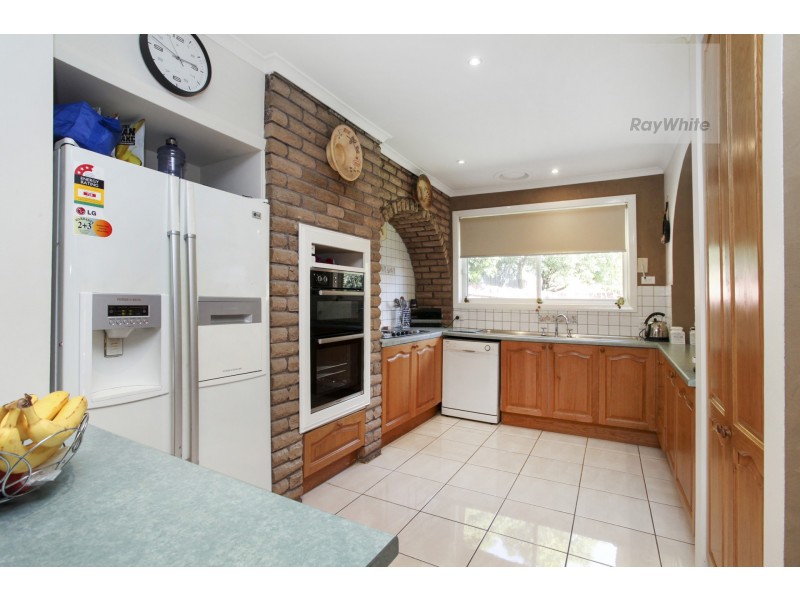 9 Farley Court, Gladstone Park VIC 3043
