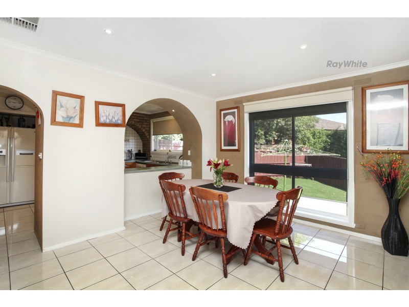 9 Farley Court, Gladstone Park VIC 3043