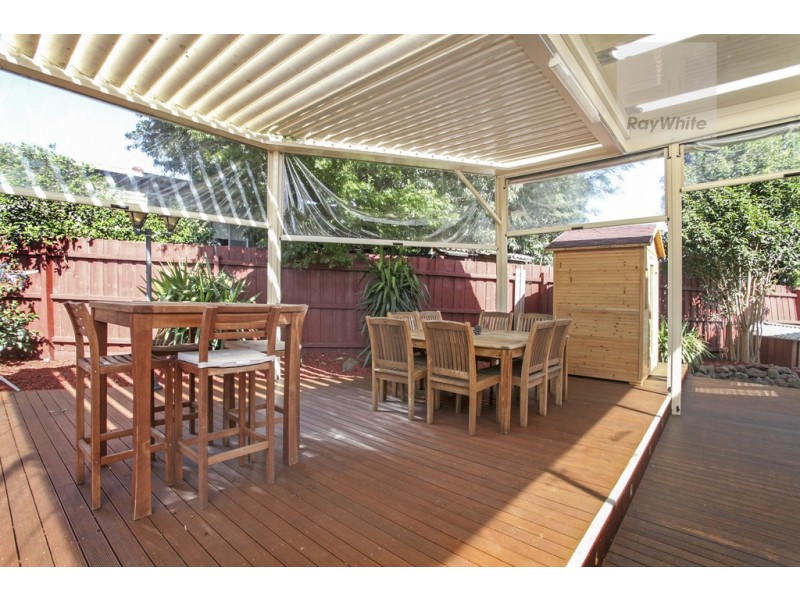 9 Farley Court, Gladstone Park VIC 3043