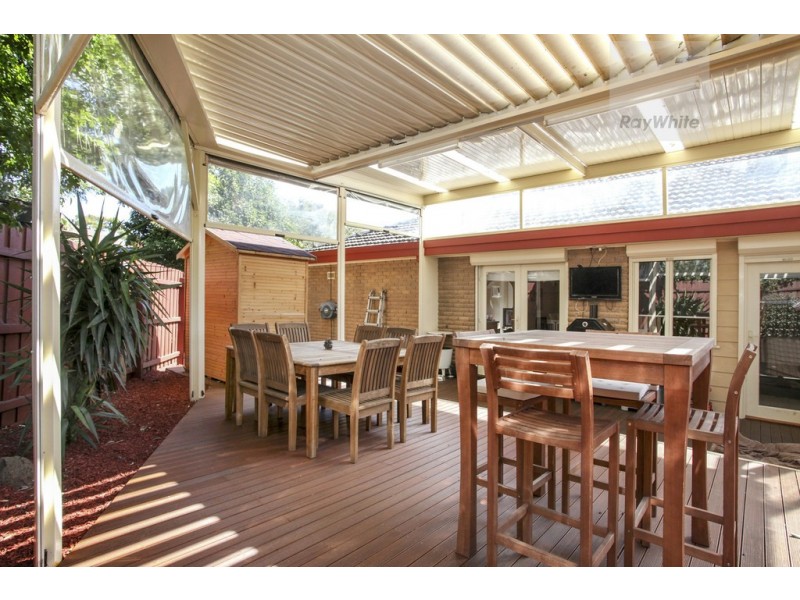 9 Farley Court, Gladstone Park VIC 3043