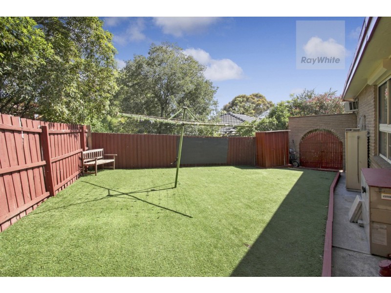 9 Farley Court, Gladstone Park VIC 3043