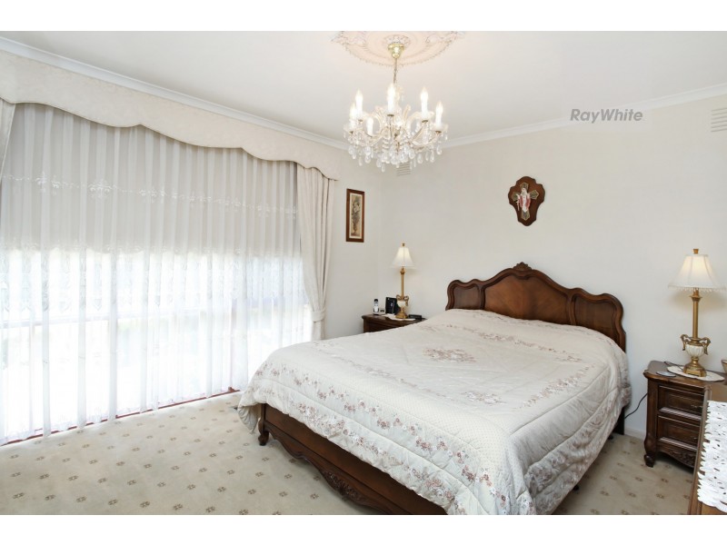 3 Bede Court, Gladstone Park VIC 3043