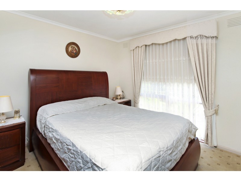 3 Bede Court, Gladstone Park VIC 3043