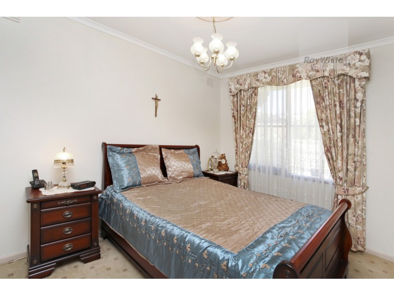 3 Bede Court, Gladstone Park VIC 3043