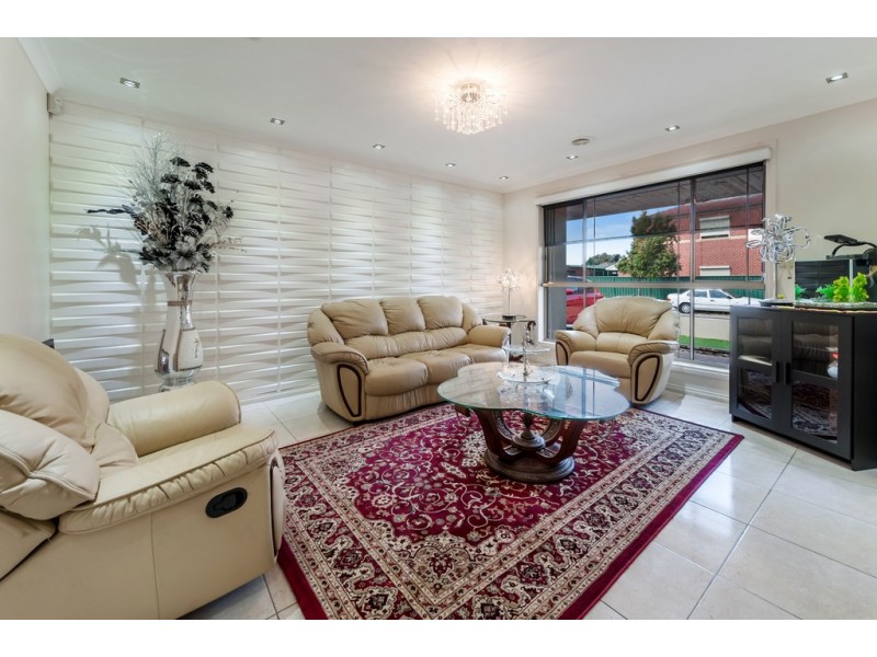 37 Wheatley Avenue, Roxburgh Park VIC 3064