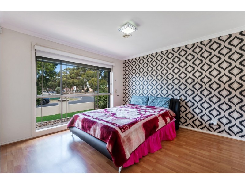 37 Wheatley Avenue, Roxburgh Park VIC 3064