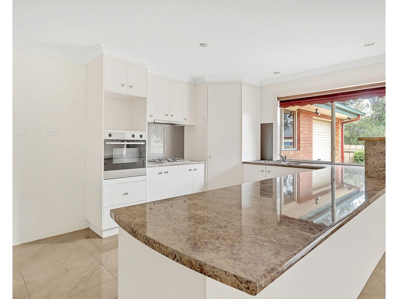 14 Farnham Court, Craigieburn VIC 3064