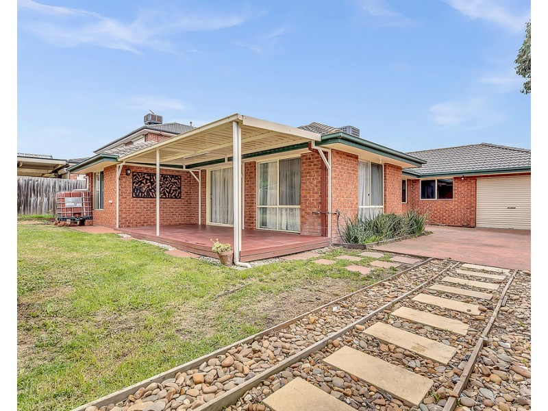 14 Farnham Court, Craigieburn VIC 3064