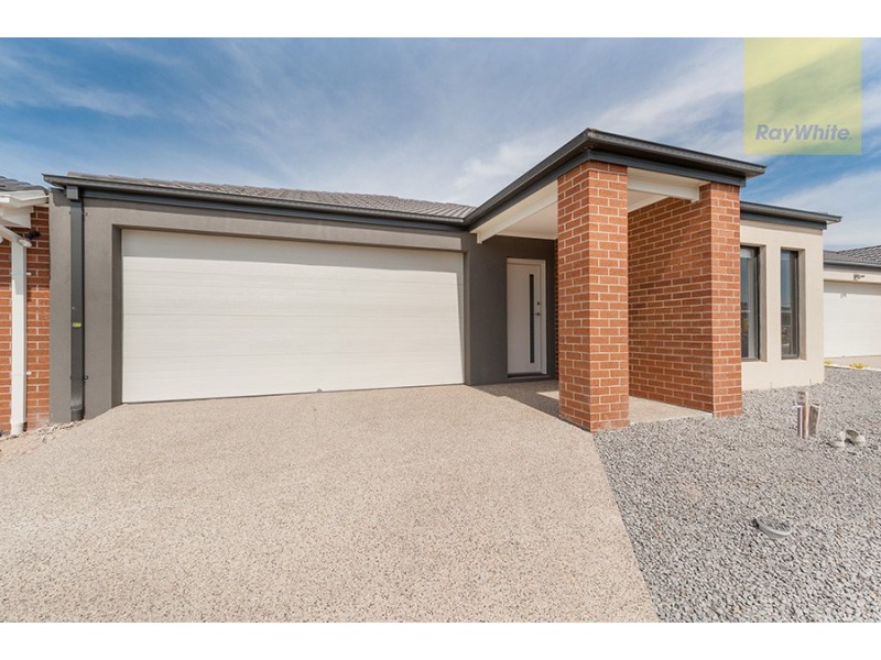 14 Streamside Avenue, Craigieburn VIC 3064