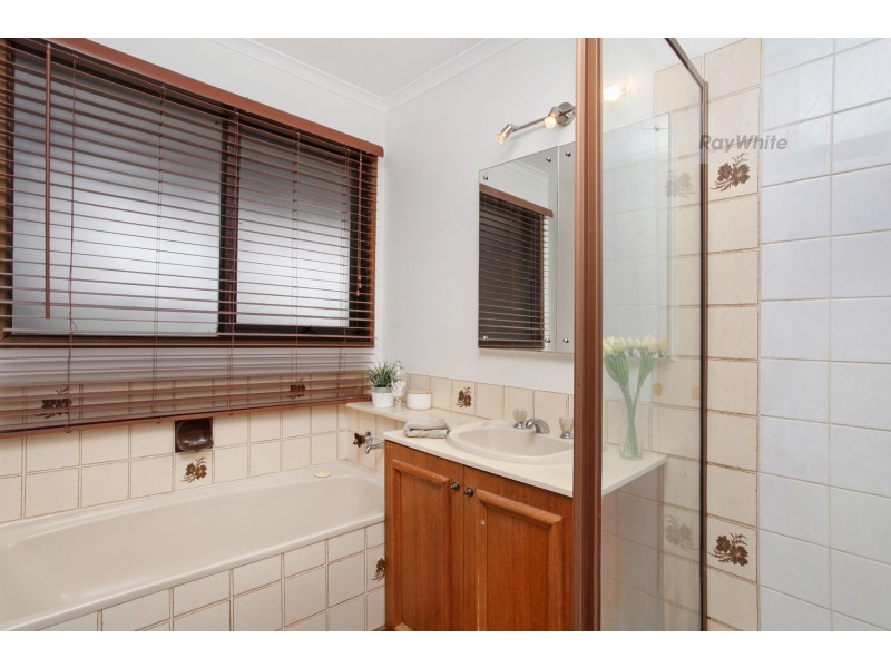 58 Lenoak Street, Gladstone Park VIC 3043