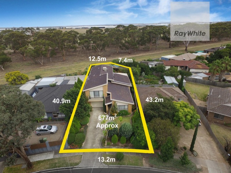 35 Fisher Grove, Tullamarine VIC 3043