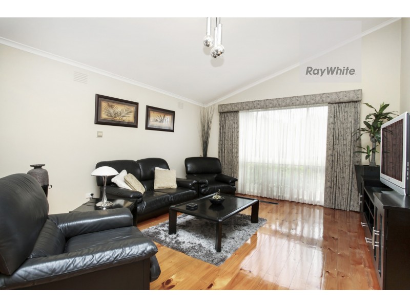 35 Fisher Grove, Tullamarine VIC 3043