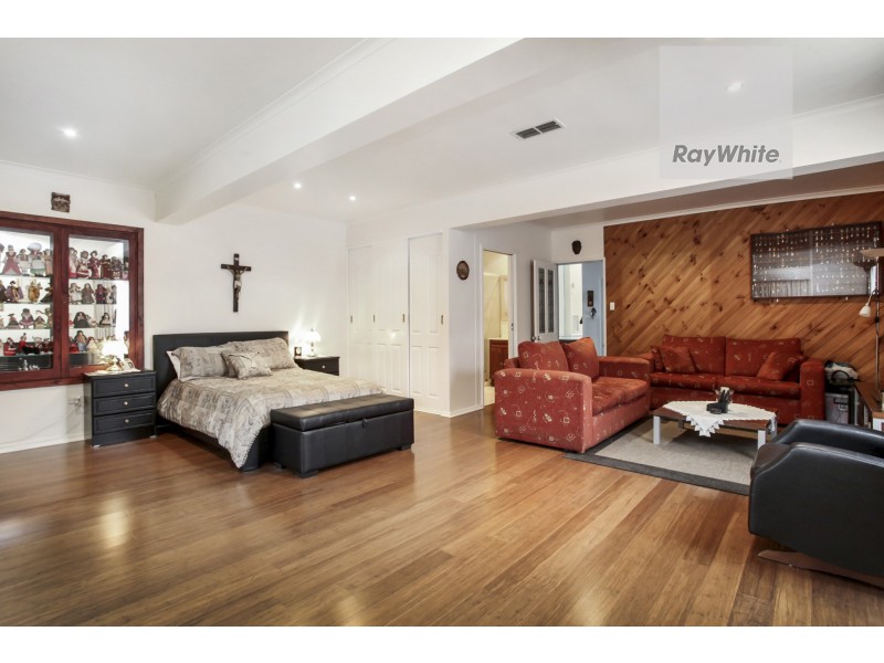 35 Fisher Grove, Tullamarine VIC 3043