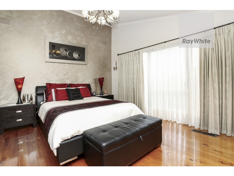 35 Fisher Grove, Tullamarine VIC 3043