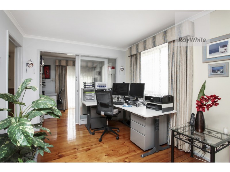 35 Fisher Grove, Tullamarine VIC 3043