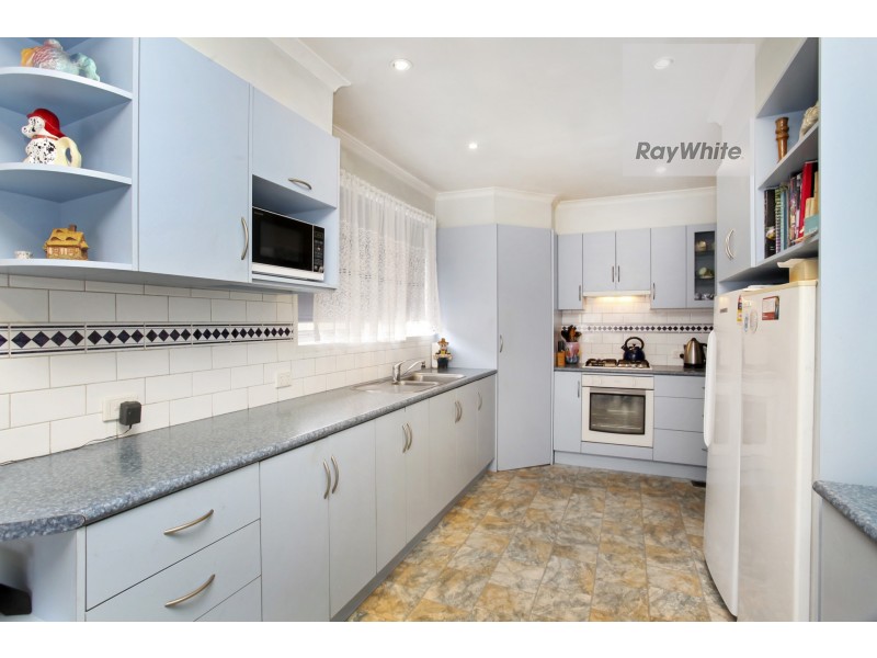 19 Samara Grove, Gladstone Park VIC 3043