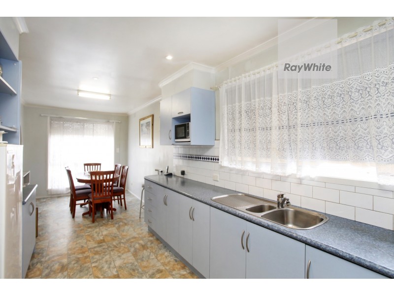 19 Samara Grove, Gladstone Park VIC 3043