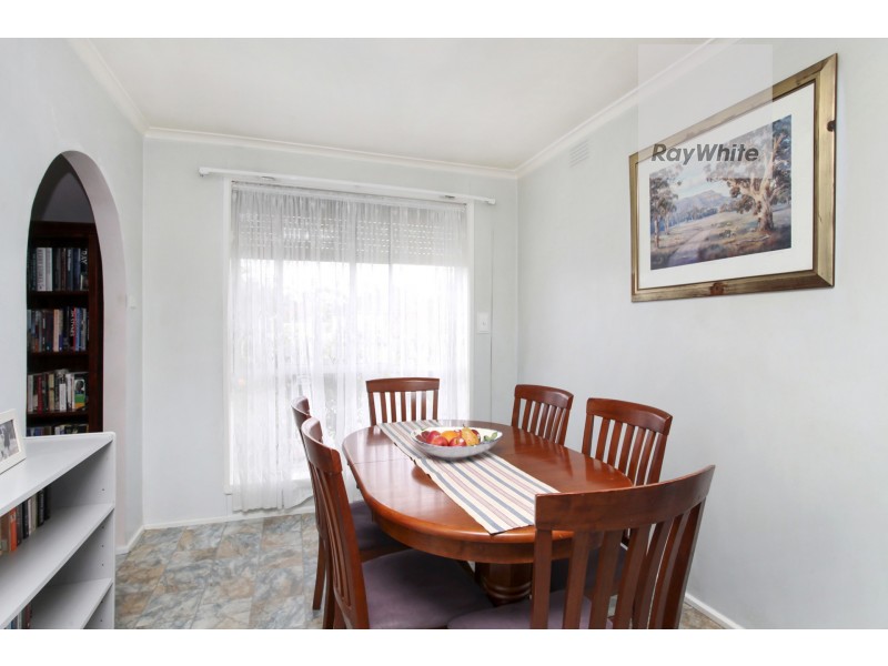 19 Samara Grove, Gladstone Park VIC 3043