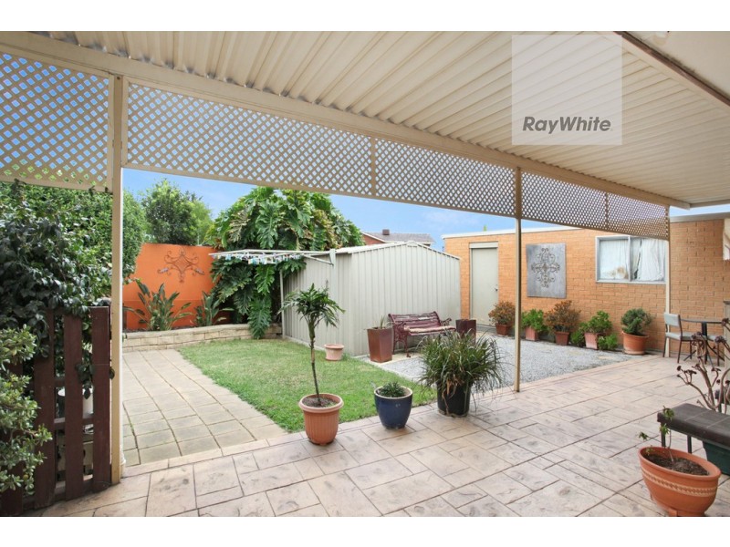 19 Samara Grove, Gladstone Park VIC 3043