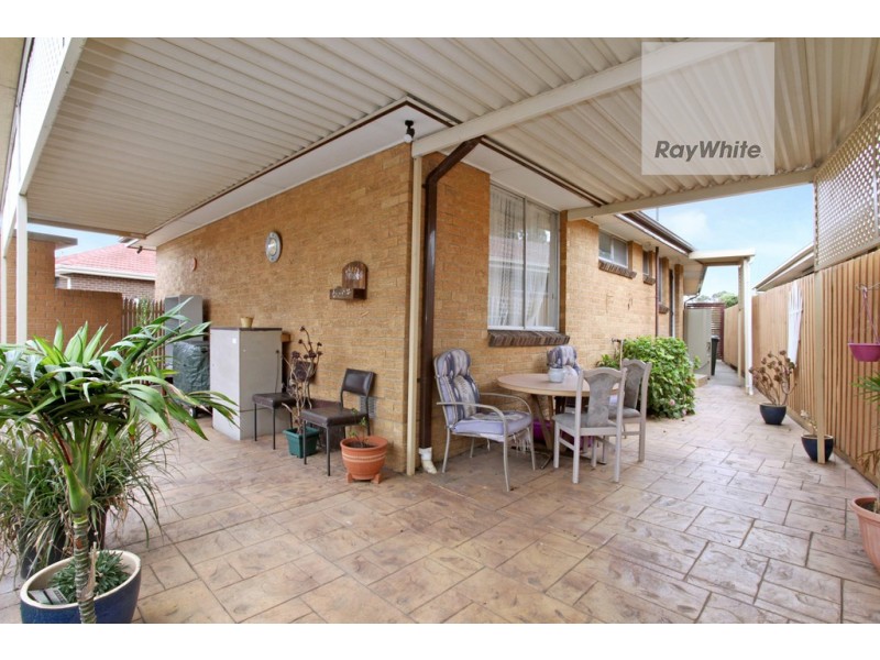 19 Samara Grove, Gladstone Park VIC 3043