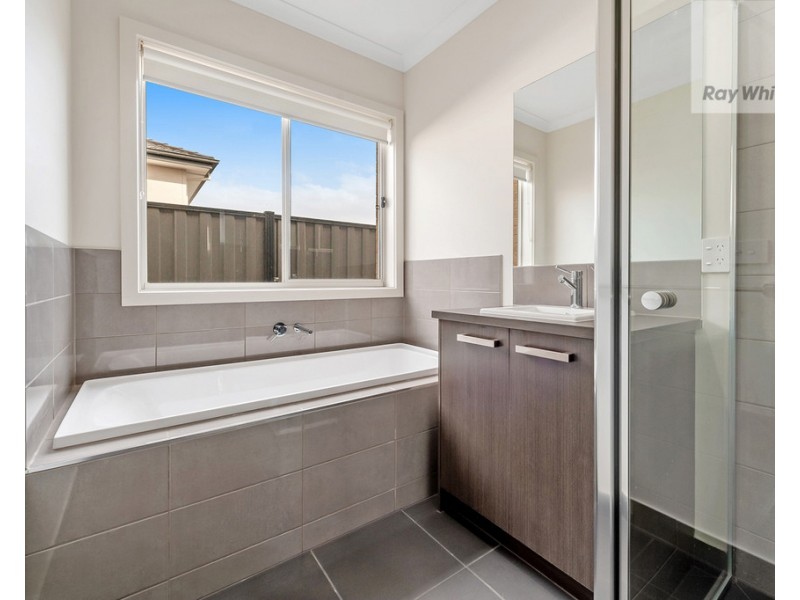 3 Fitzpatrick Circuit, Kalkallo VIC 3064