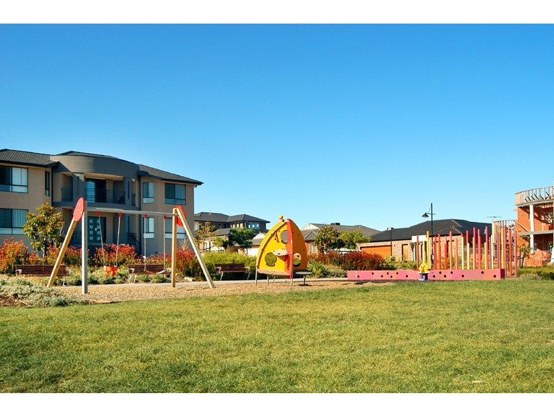 6 Earl Grove, Craigieburn VIC 3064