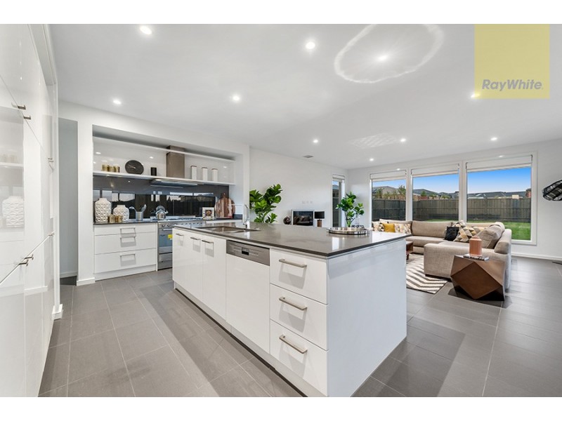 28 Halycon Bend, Beveridge VIC 3753