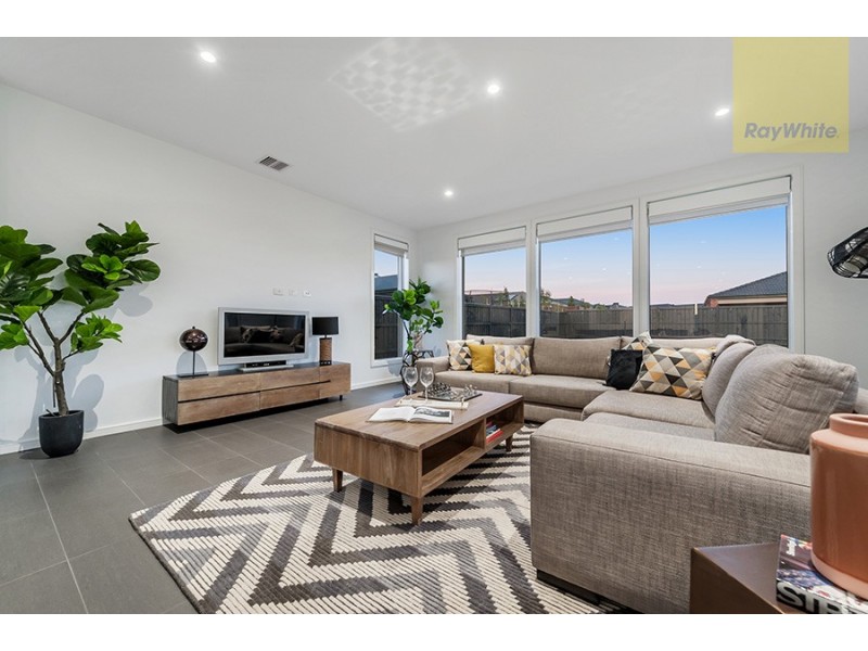 28 Halycon Bend, Beveridge VIC 3753