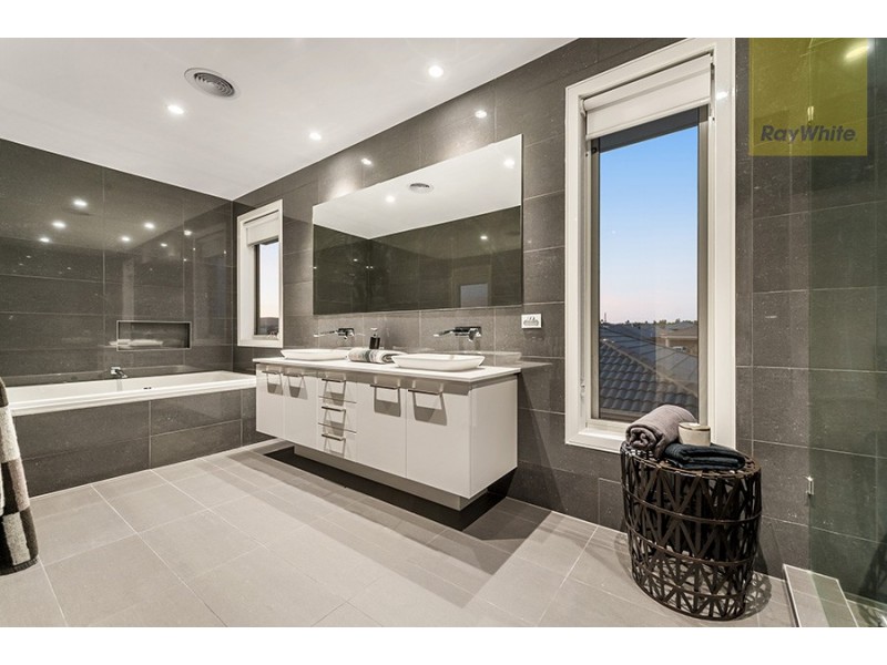 28 Halycon Bend, Beveridge VIC 3753