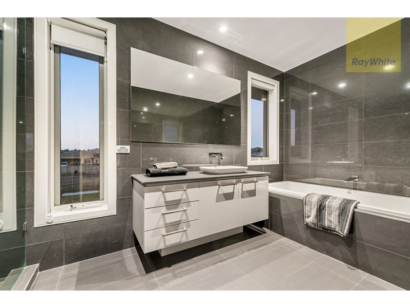 28 Halycon Bend, Beveridge VIC 3753