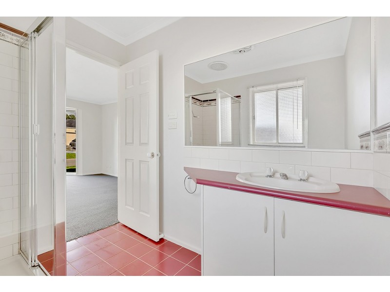 4 Chelmsford Court, Craigieburn VIC 3064