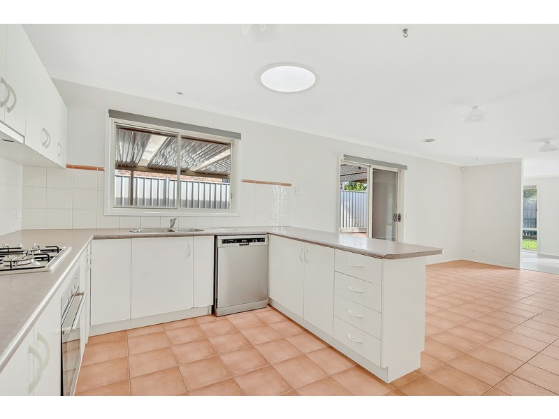 4 Chelmsford Court, Craigieburn VIC 3064