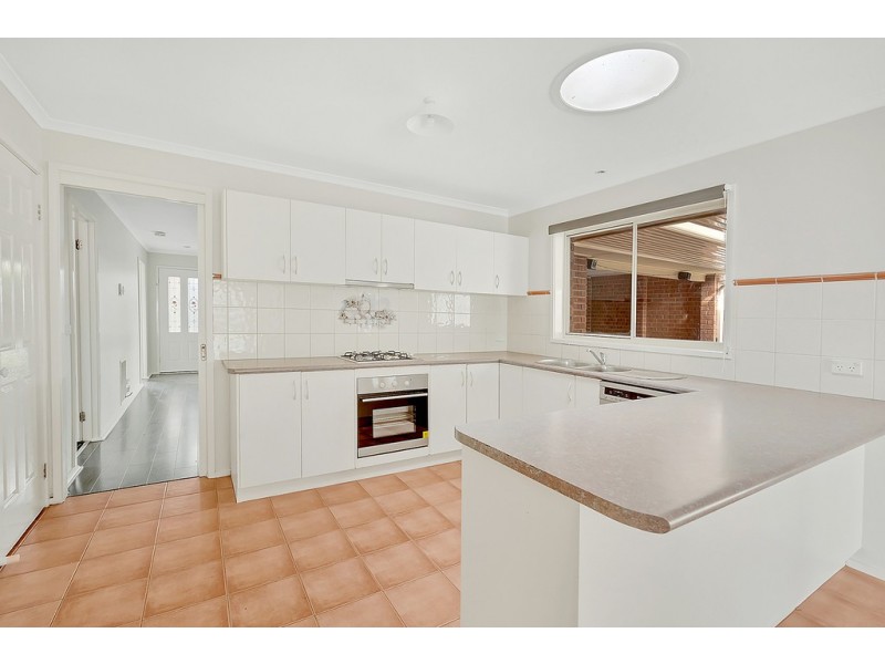 4 Chelmsford Court, Craigieburn VIC 3064