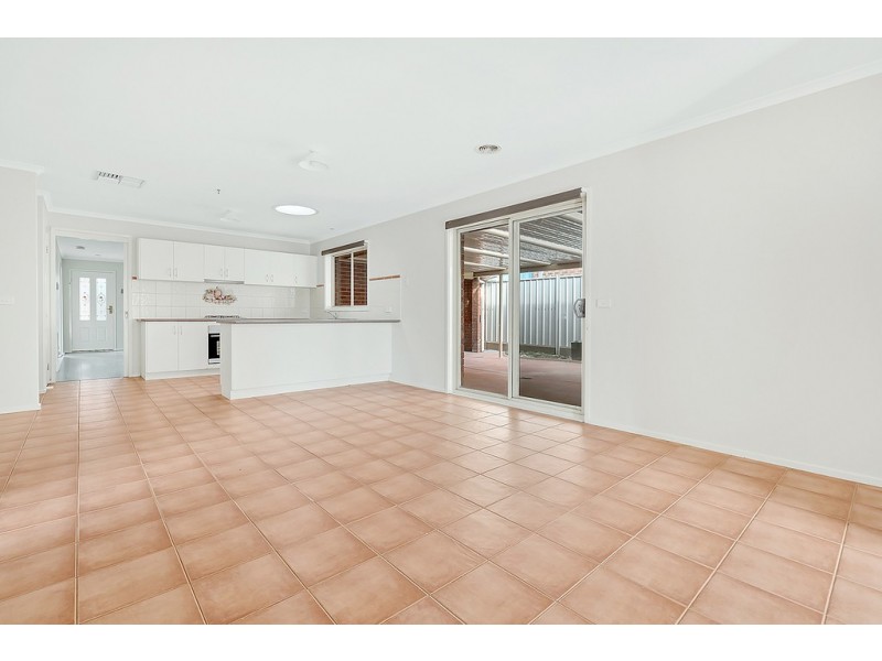 4 Chelmsford Court, Craigieburn VIC 3064