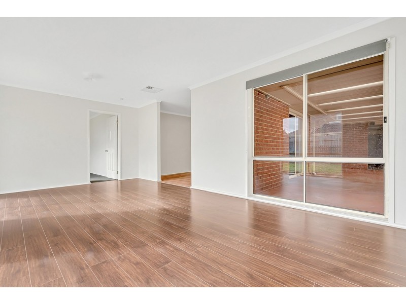 4 Chelmsford Court, Craigieburn VIC 3064