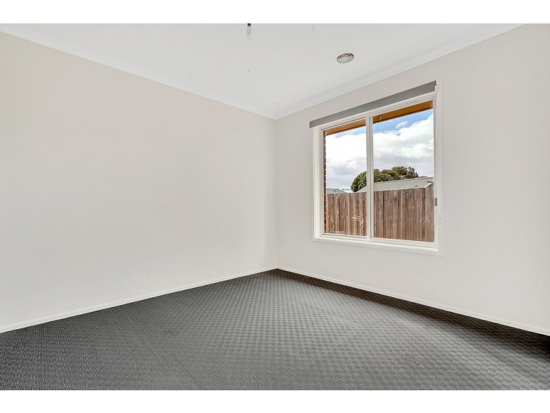 4 Chelmsford Court, Craigieburn VIC 3064