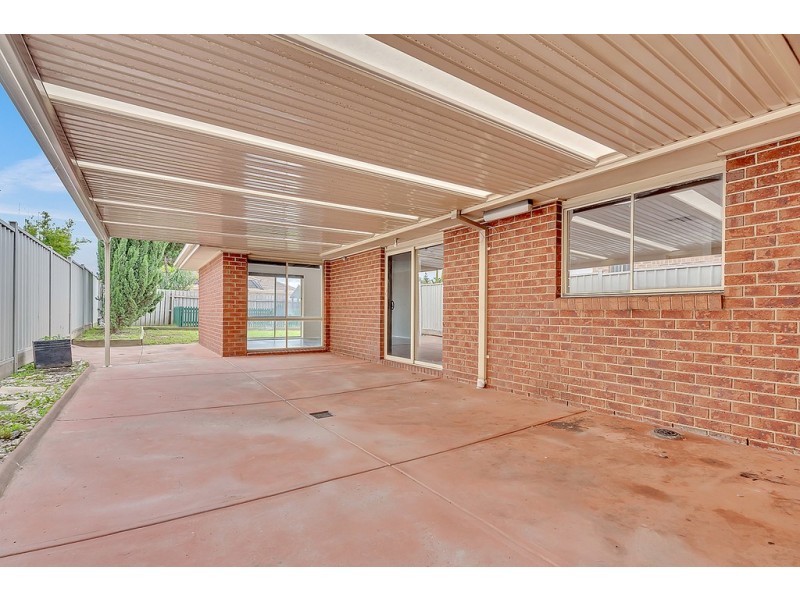 4 Chelmsford Court, Craigieburn VIC 3064